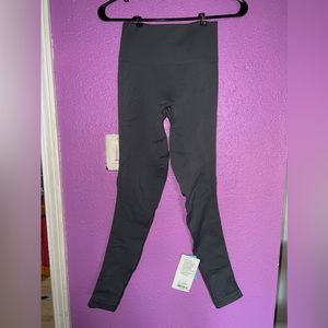 LULULEMON zone in tights (with tags)